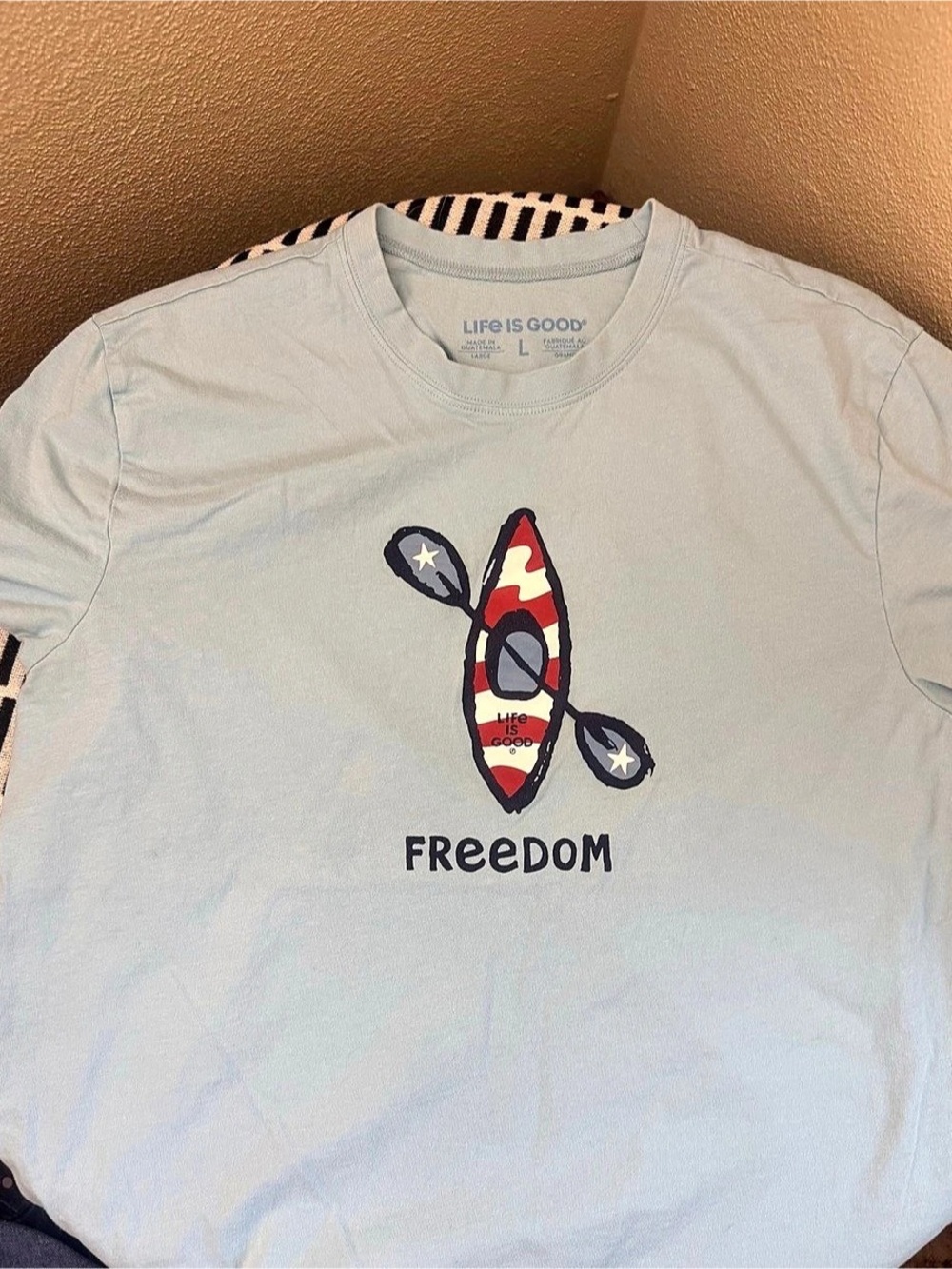 Life Is Good Freedom Kayak Crusher Tee Short Sleeve Blue & Red Size Large